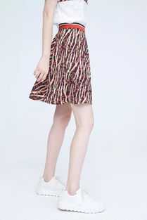 中康采唄城服裝美食文化節(jié)盛大啟幕 59元搶購原價(jià)89元人氣女裝爆款及精美首飾