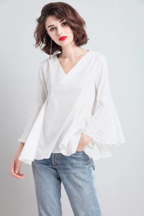 揭秘天價簽約 280萬爆款女外模，衣品之外的首飾魅力